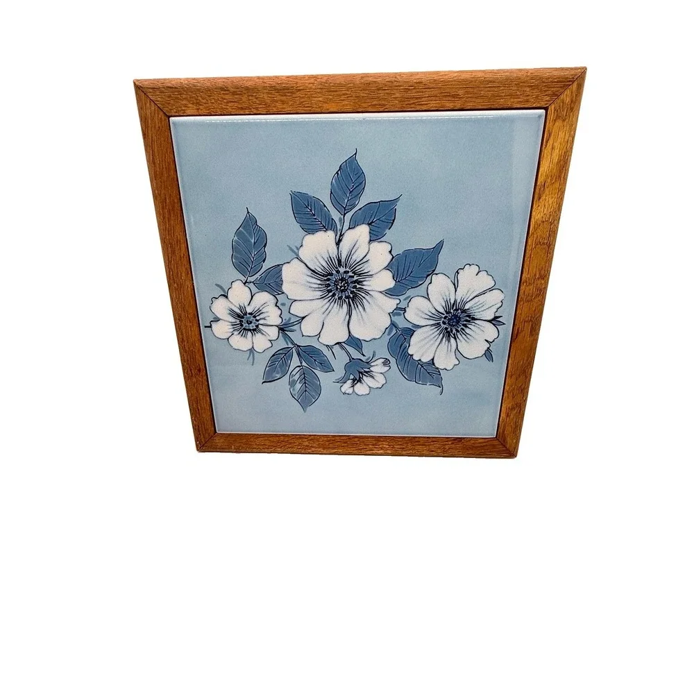 1970s Blue Daisy Ceramic 9